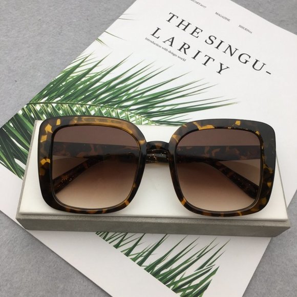 Fashion Sunglasses for Women and Men - Picture 2 of 4